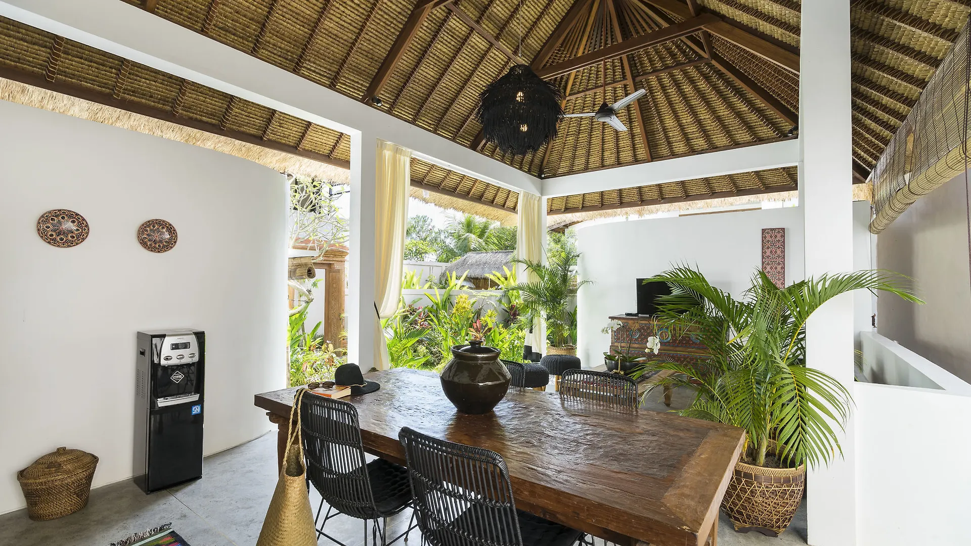 Calma Ubud Suite & Villas - Rice Fields View, Infinity Pool ! אינדונזיה